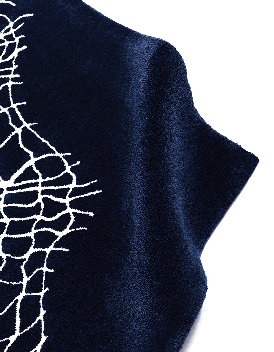Alternative view of [AVAILABLE] TRAWL